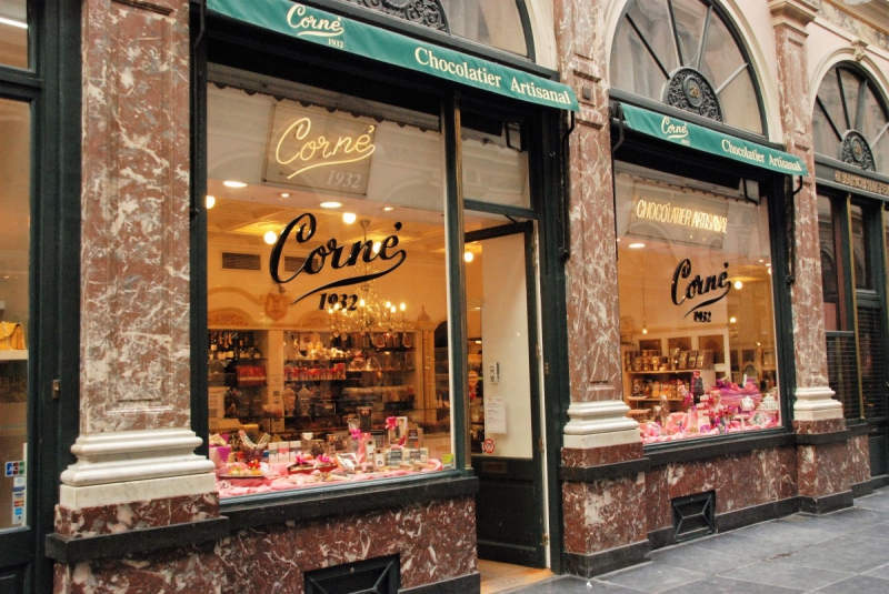 patisserie-MENTON-min_chocolate_chocolaterie_shop_luxury_chic_gallery_brussels_belgium-558146